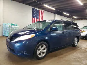Toyota Sienna 3.5L 6 2011