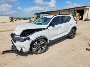 Volvo XC40 2.0L 4 2023
