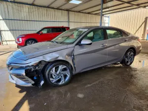 Hyundai Elantra 2.0L 4 2025