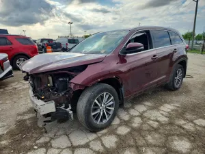 Toyota Highlander 3.5L 6 2017