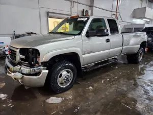GMC Sierra 6.6L 8 2003