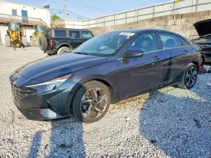 Hyundai Elantra 2.0L 4 2022