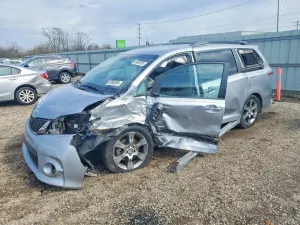 Toyota Sienna 3.5L 6 2013