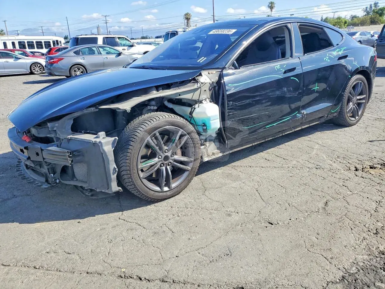Tesla Model S 2015