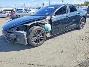 Tesla Model S 2015
