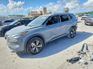Nissan Rogue 2.5L 4 2021