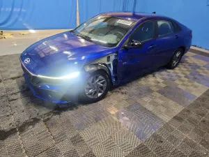 Hyundai Elantra 2.0L 4 2024