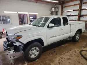 Toyota Tacoma 2.7L 4 2017