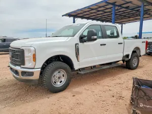 Ford F-250 6.8L 8 2025
