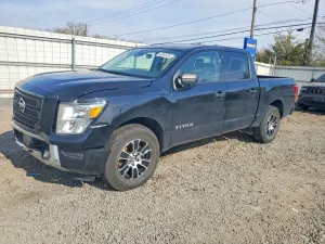 Nissan Titan 5.6L 8 2022