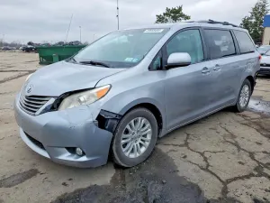 Toyota Sienna 3.5L 6 2013