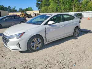 Hyundai Elantra 2.0L 4 2020