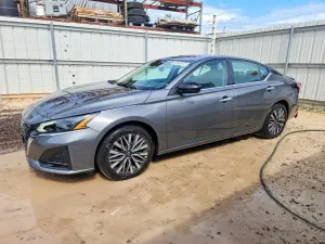 Nissan Altima 2.5L 4 2025