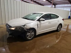 Hyundai Elantra 2.0L 4 2020