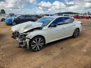 Nissan Altima 2.5L 4 2020