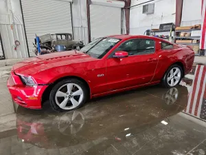 Ford Mustang 5.0L 8 2013