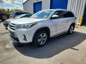 Toyota Highlander 3.5L 6 2017
