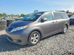 Toyota Sienna 3.5L 6 2016