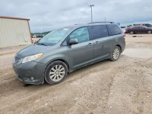 Toyota Sienna 3.5L 6 2011