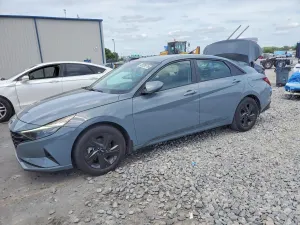 Hyundai Elantra 2.0L 4 2022