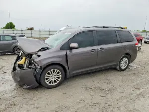 Toyota Sienna 3.5L 6 2012