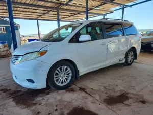 Toyota Sienna 3.5L 6 2011