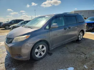 Toyota Sienna 3.5L 6 2012