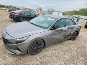 Hyundai Elantra 2.0L 4 2022