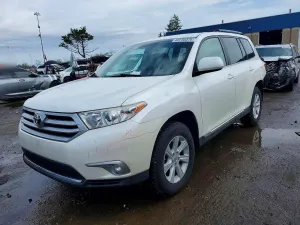 Toyota Highlander 3.5L 6 2013