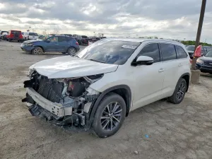 Toyota Highlander 3.5L 6 2017
