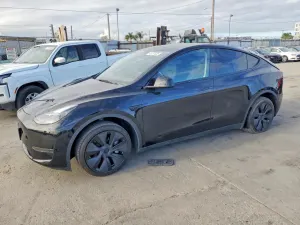 Tesla Model Y 2025