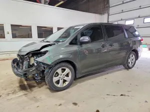 Toyota Sienna 3.5L 6 2012