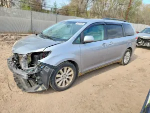 Toyota Sienna 3.5L 6 2011