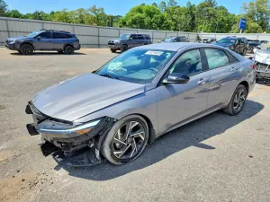 Hyundai Elantra 2.0L 4 2025