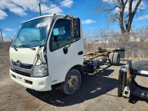 Hino Motors 195 5.1L 4 2016