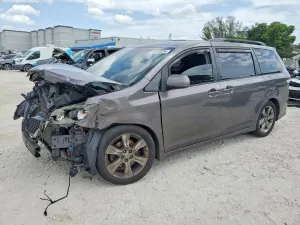 Toyota Sienna 3.5L 6 2011