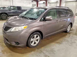 Toyota Sienna 3.5L 6 2012