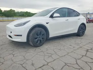 Tesla Model Y 2025