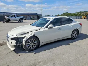Infiniti Q50 3.7L 6 2014