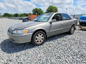 Toyota Camry 3.0L 6 2001