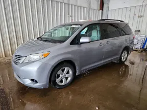Toyota Sienna 3.5L 6 2017