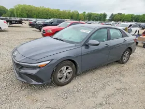 Hyundai Elantra 2.0L 4 2024