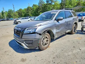 Nissan Pathfinder 3.5L 6 2025
