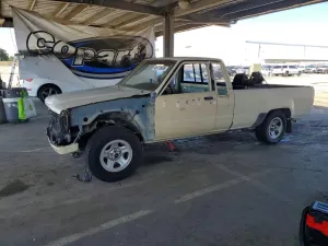 Toyota Hilux 2.4L 4 1986