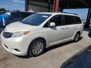 Toyota Sienna 3.5L 6 2017