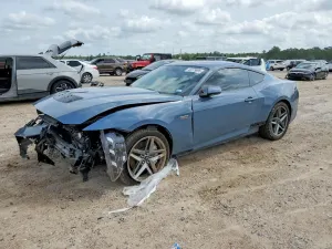 Ford Mustang 5.0L 8 2025