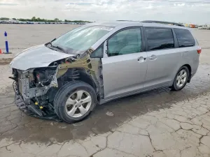 Toyota Sienna 3.5L 6 2017