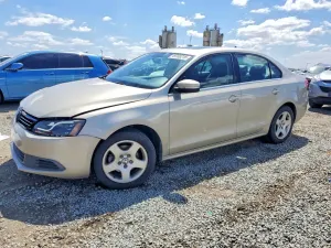 Volkswagen Jetta 2.0L 4 2013