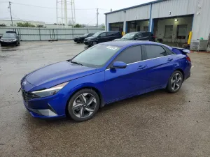 Hyundai Elantra 2.0L 4 2023