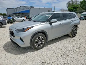 Toyota Highlander 2.4L 4 2023